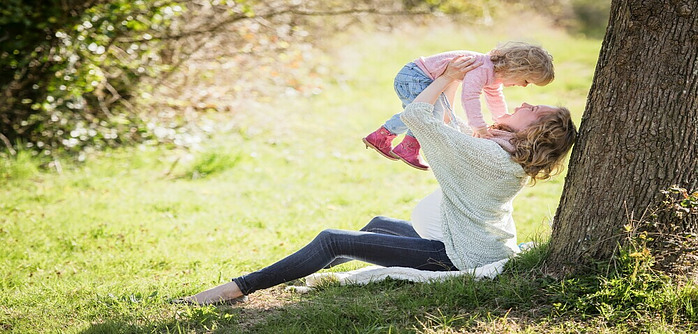 mom with small child